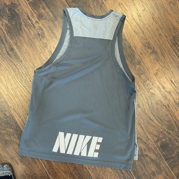 Nike dri fit tank top - Picture 3 of 3
